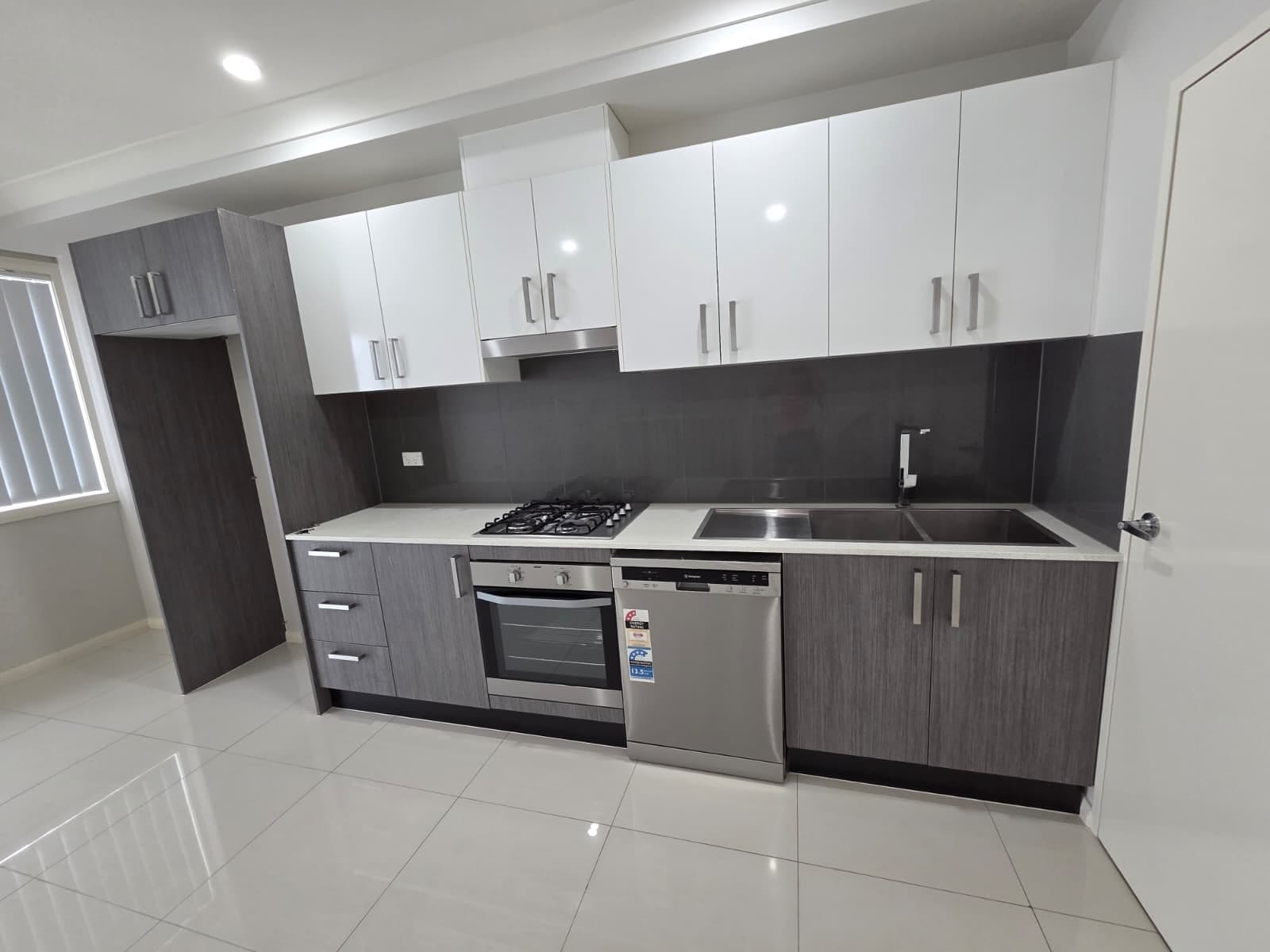 Spotless modern kitchen after an end of lease clean in Sydney